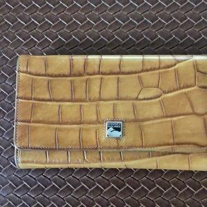 Dooney and Bourke wallet